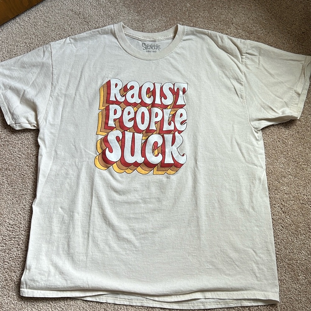 Spencers “Racist People Suck” Short Sleeve Cotton Graphic T-Shirt   Size XL